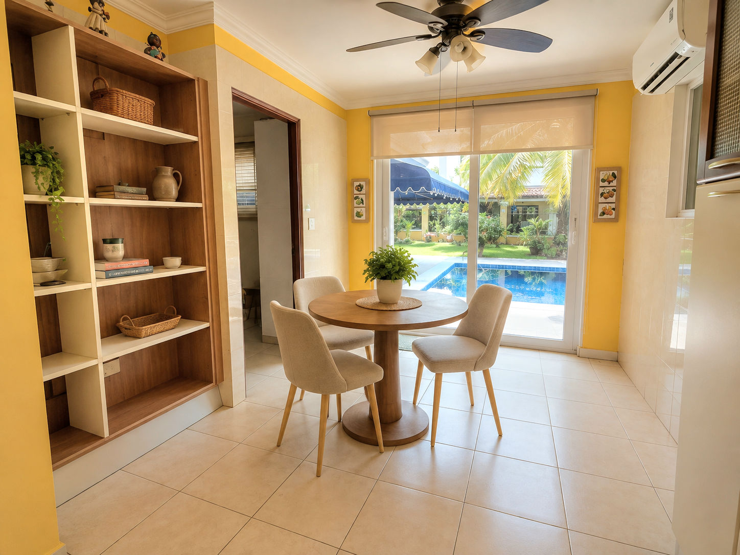 Breakfast area overlooking the pool