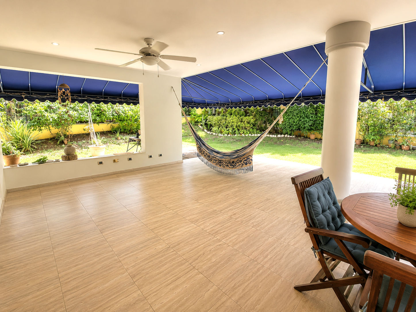 Outdoor dining terrace